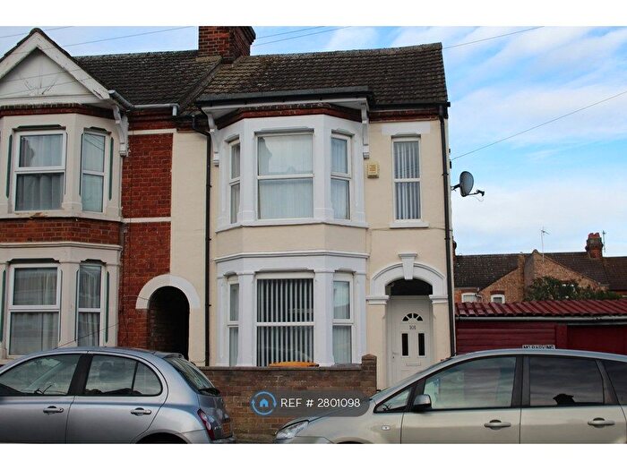 3 Bedroom End Terrace House To Rent In Gladstone St, Bedford, MK41