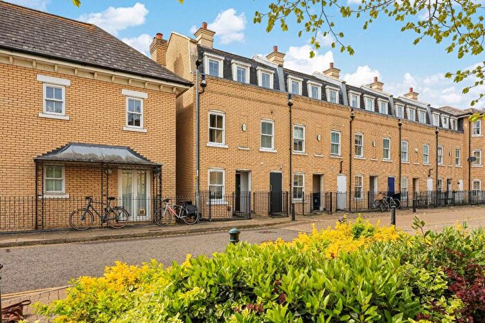 4 Bedroom Town House For Sale In St. Matthews Gardens, Cambridge, CB1