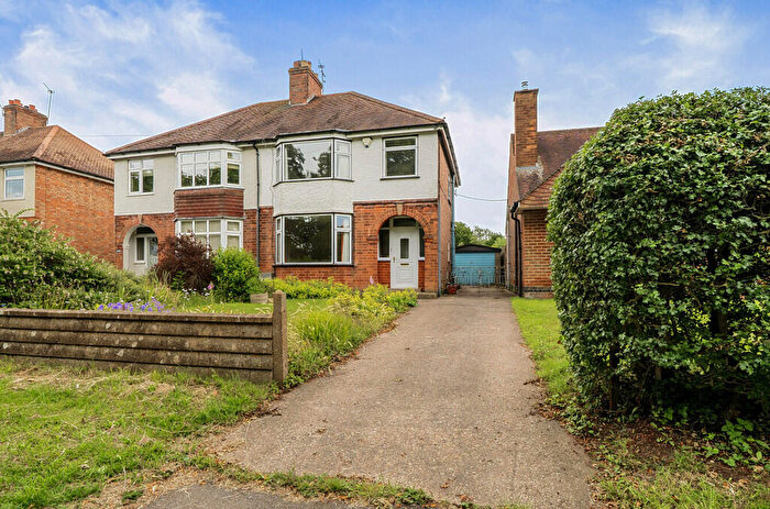 3 Bedroom Semi-Detached House For Sale In Rugby Road, Clifton Upon Dunsmore, CV23