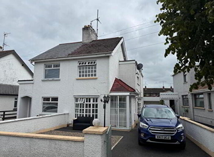 3 Bedroom Semi-Detached House For Sale In Lake Street, Craigavon, BT67