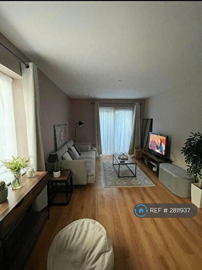 2 Bedroom Flat To Rent In Rose Kiln Lane, Reading, RG1