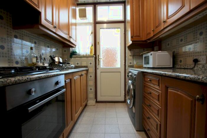 4 Bedroom Terraced House To Rent In Fishponds Road, London, SW17