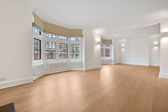 3 Bedroom Flat To Rent In New Cavendish Street, Marylebone Village, London, W1G