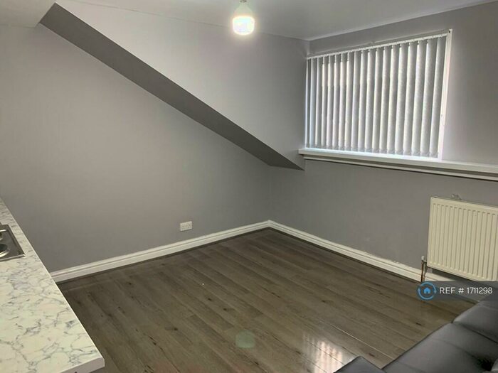 2 Bedroom Flat To Rent In Claremont, Bradford, BD7