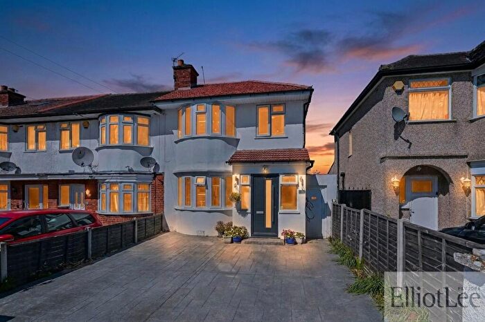 3 Bedroom Terraced House For Sale In Warden Avenue, Harrow, HA2