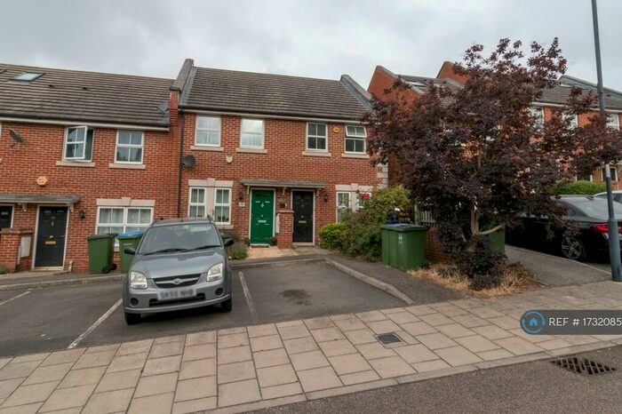 2 Bedroom End Of Terrace House To Rent In Howerd Way, London, SE18