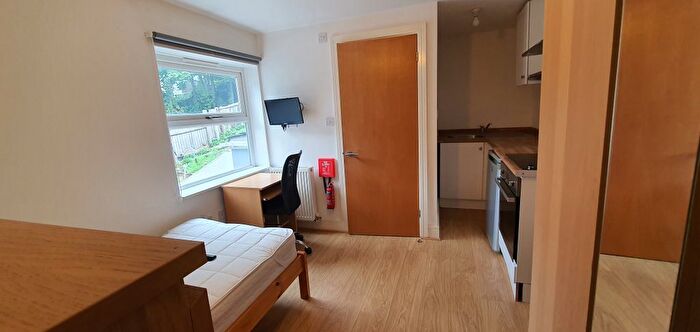 Property To Rent In Brookhill Road, London, SE18