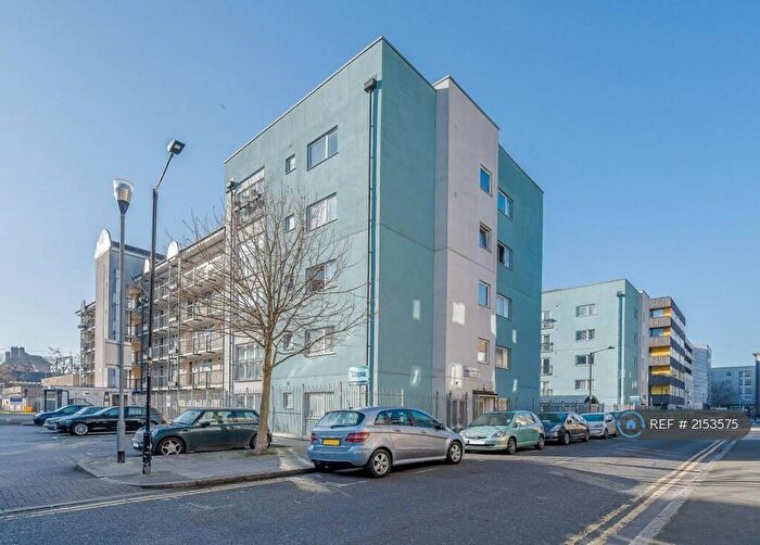 2 Bedroom Flat To Rent In Adam Meere House, London, E1