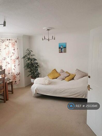 2 Bedroom Flat To Rent In Ingleside Court, South Croydon, CR2