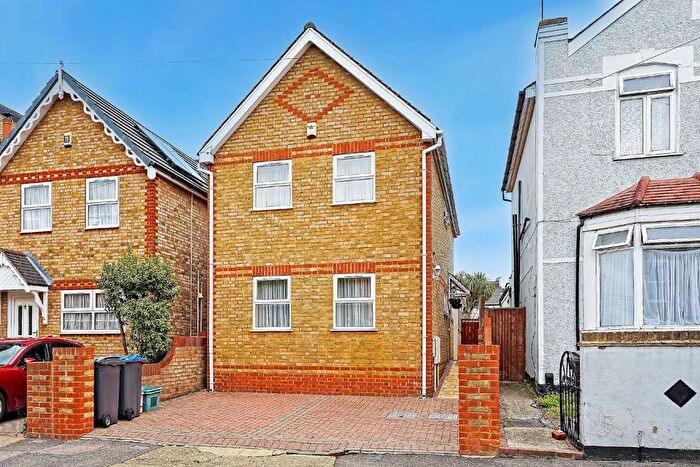 5 Bedroom Detached House To Rent In Worthington Road, Surbiton, KT6
