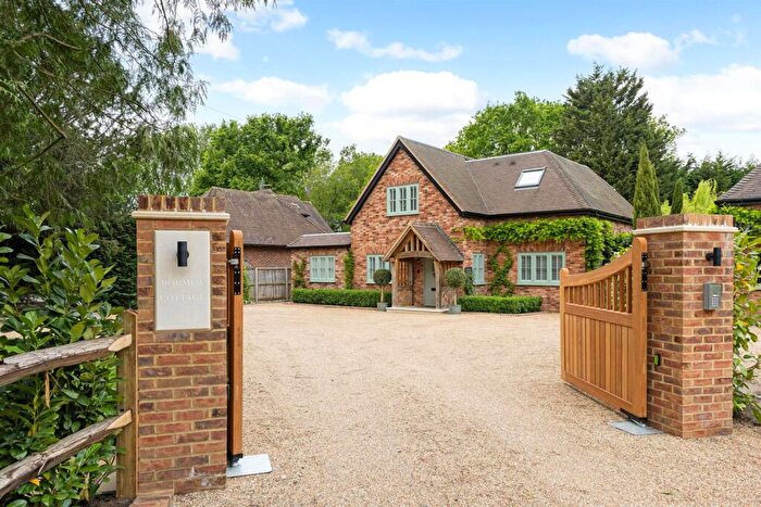 3 Bedroom Detached House For Sale In Portsmouth Road, Ripley, GU23