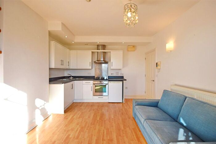 1 Bedroom Apartment To Rent In Oakfield Road, Clifton, Bristol, BS8