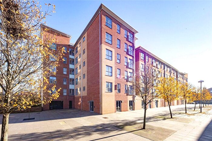 2 Bedroom Flat To Rent In Englefield House, Moulsford Mews, Reading, Berkshire, RG30