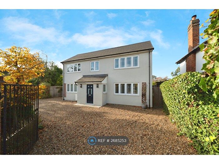 4 Bedroom Detached House To Rent In Sidney Road, Walton-On-Thames, KT12