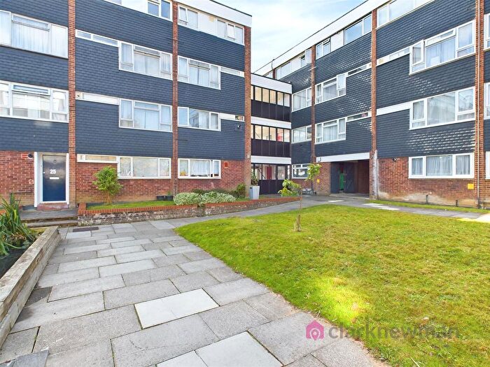 2 Bedroom Flat To Rent In Park Court, Harlow, CM20