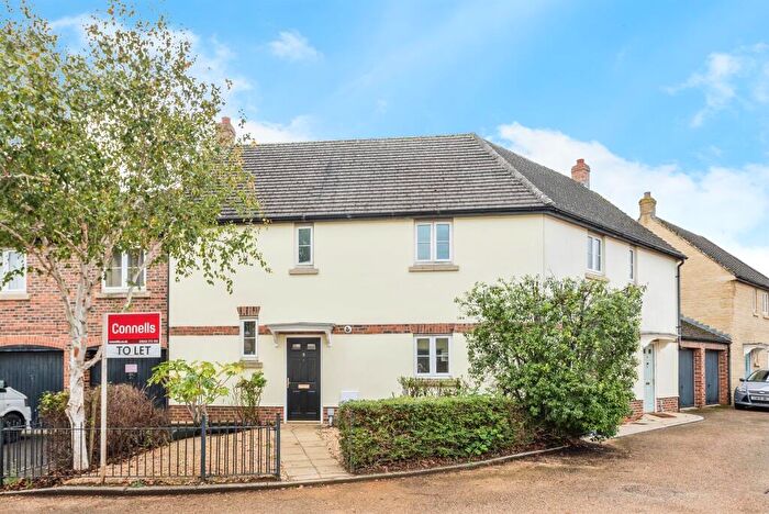 3 Bedroom Terraced House For Sale In Lupin Lane, Carterton, OX18