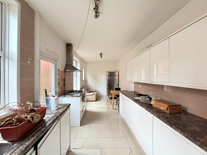 5 Bedroom Terraced House For Sale In Winchester Avenue, West End, Leicester, LE3