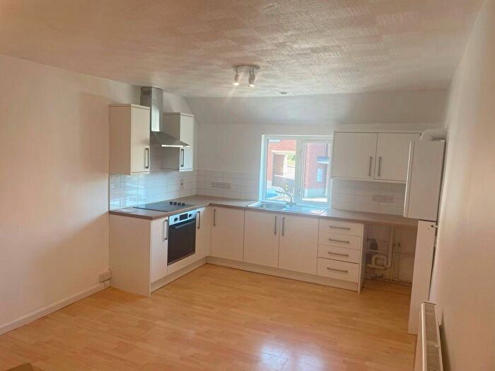 2 Bedroom Flat To Rent In Warwick Road, Banbury, OX16