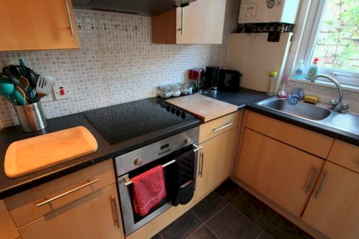2 Bedroom Flat To Rent In Keppoch Cardiff, CF24