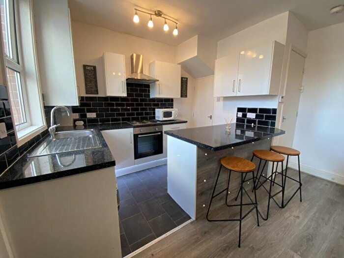 3 Bedroom Terraced House To Rent In Harold Mount, Hyde Park, LS6