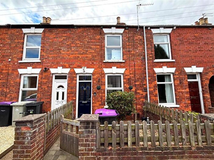2 Bedroom Terraced House For Sale In Mount Pleasant, Louth, LN11