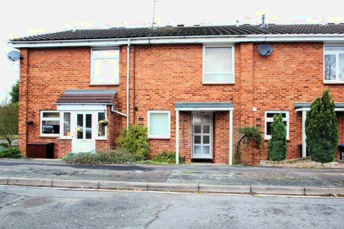 3 Bedroom Terraced House To Rent In Knaphill, Woking, GU21