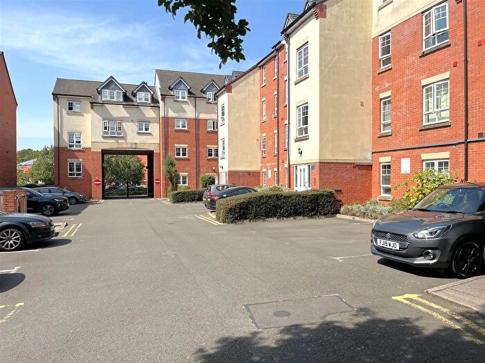 2 Bedroom Flat For Sale In Turberville Place, Warwick, CV34