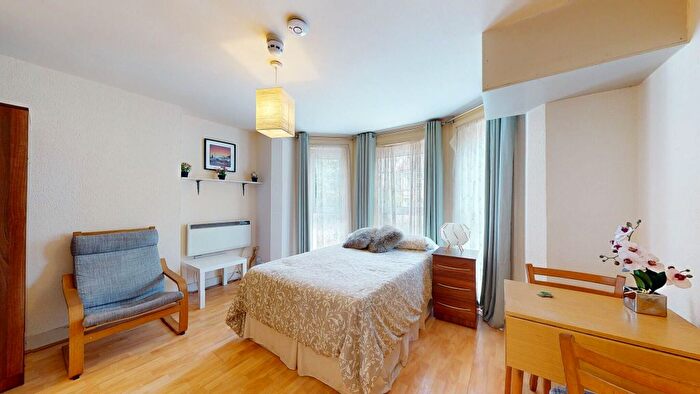 Studio To Rent In St. Pauls Avenue, London, NW2