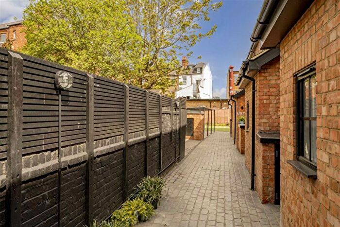 2 Bedroom House To Rent In Ashford Road, Cricklewood, NW2