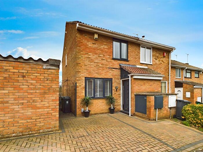 2 Bedroom House To Rent In Kenilworth Drive, Willsbridge, Bristol, BS30