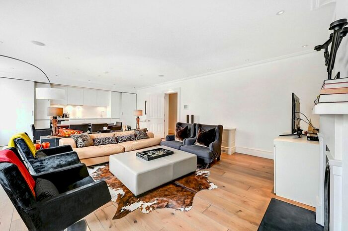 3 Bedroom Flat To Rent In Cranley Gardens, South Kensington, London, SW7