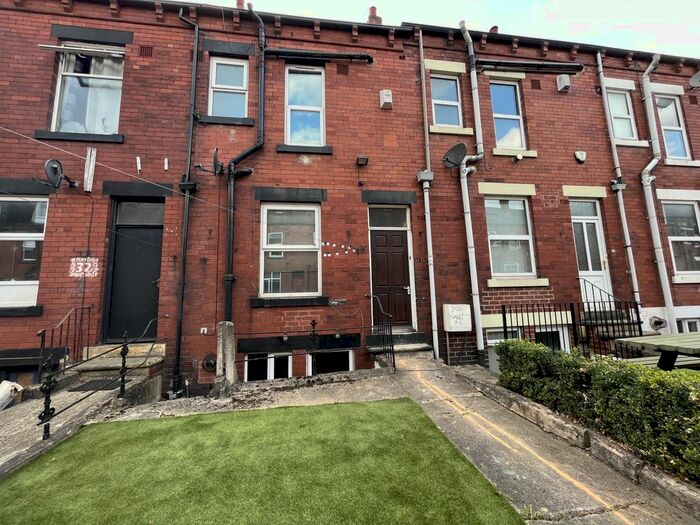 6 Bedroom Terraced House For Sale In Langdale Terrace, Leeds, West Yorkshire, LS6