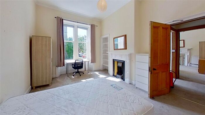 4 Bedroom Flat To Rent In () Warrender Park Road, Edinburgh, EH9