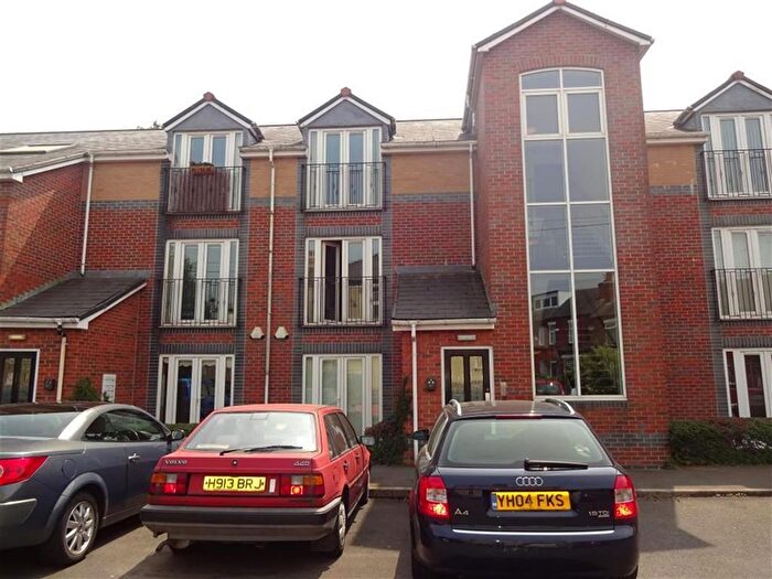 2 Bedroom Flat To Rent In Stanley Road, Worsley, Manchester, M28