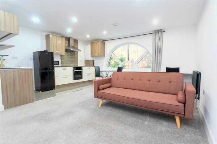 1 Bedroom Apartment To Rent In Middleton Drive, Canada Water, London, SE16