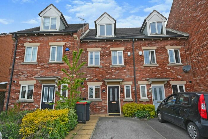 3 Bedroom Property To Rent In Mill Pond Close, Kirkby In Ashfield, Nottinghamshire, NG17