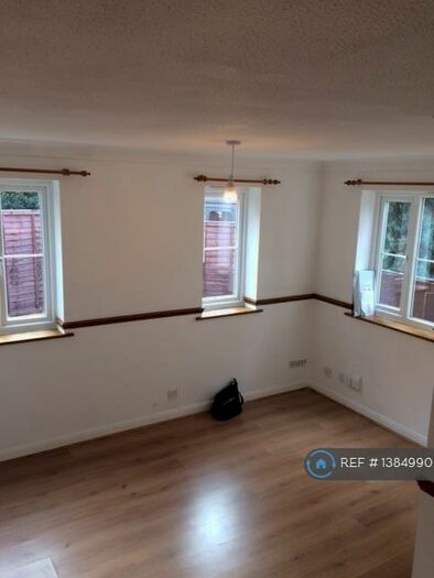 1 Bedroom Terraced House To Rent In Hawkwell, Church Crookham, GU52