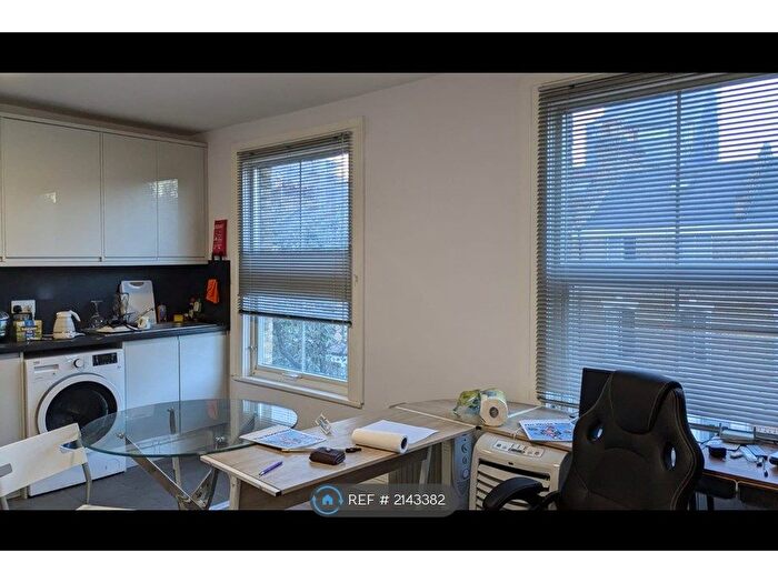 1 Bedroom Flat To Rent In Bryantwood Road, London, N7