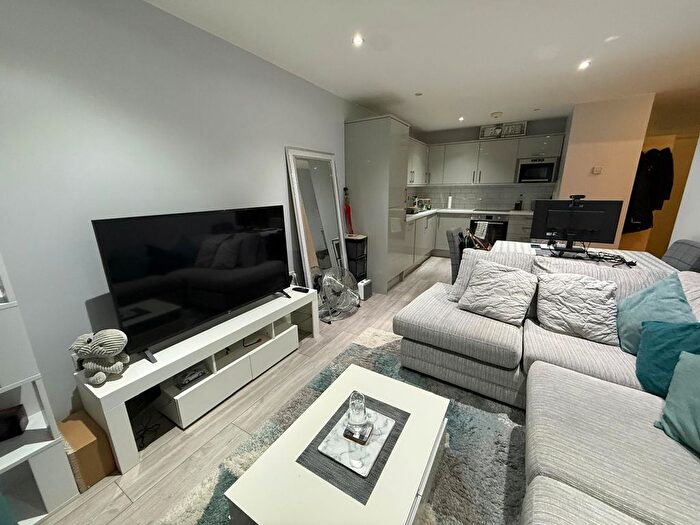 1 Bedroom Flat To Rent In Arboretum Place, IG11