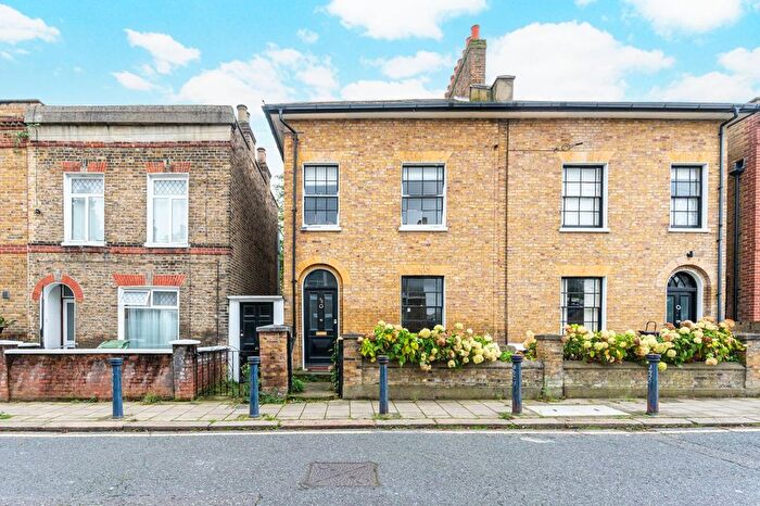 4 Bedroom Terraced House To Rent In Nursery Road, Brixton, London, SW9