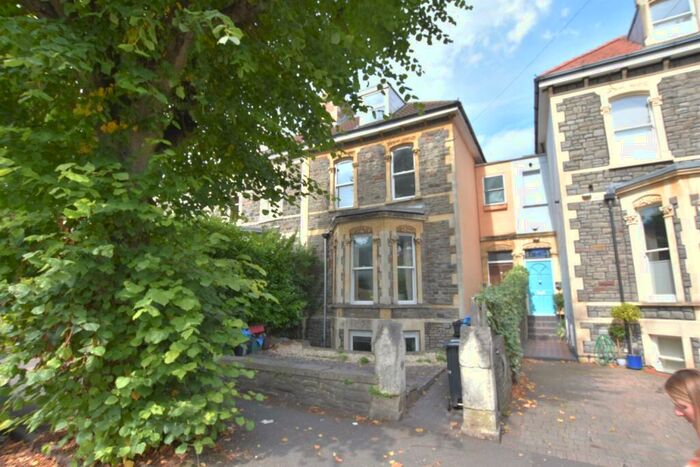 8 Bedroom Semi-Detached House To Rent In Abbotsford Road, Bristol, BS6