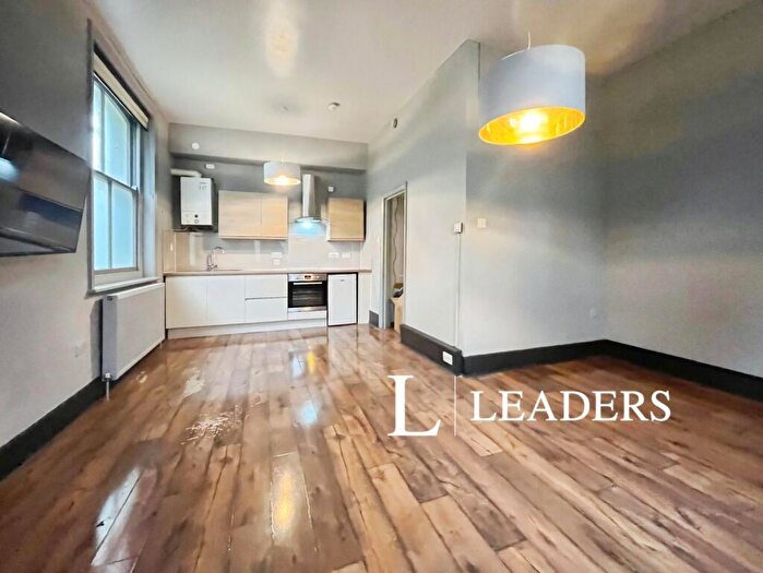 Studio To Rent In The Drive, Hove, East Sussex, BN3