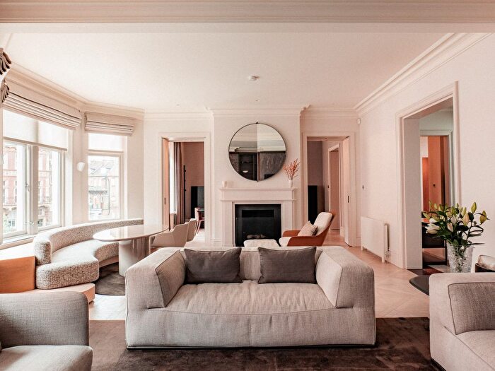 5 Bedroom Flat For Sale In Kensington Court, Kensington, London, W8