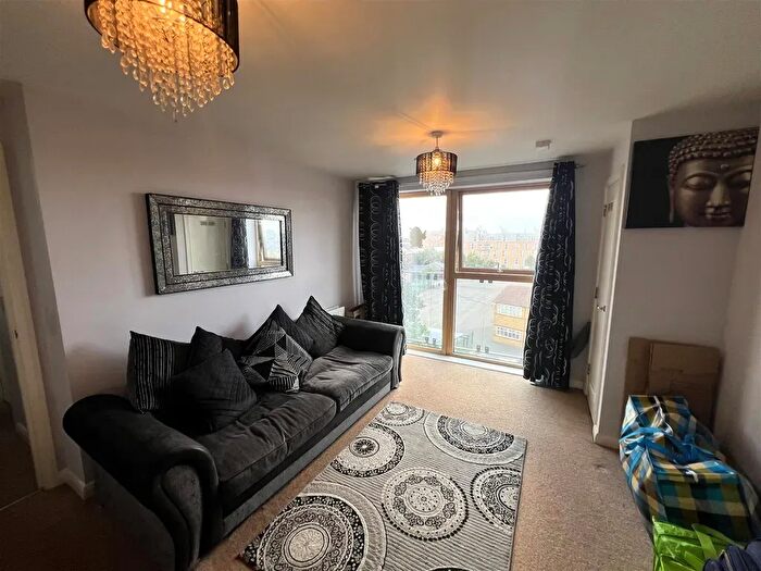 2 Bedroom Flat To Rent In North End Road, Wembley, HA9