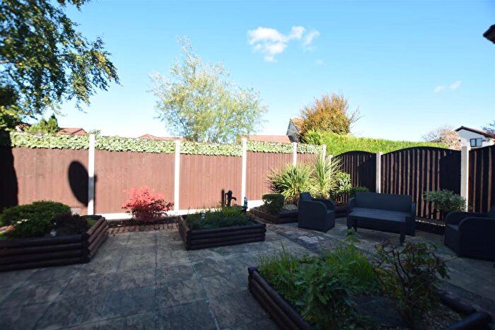 3 Bedroom Detached House For Sale In Silverton Grove, Middleton, Manchester, M24