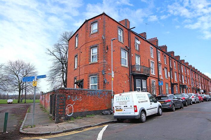 2 Bedroom Flat For Sale In Watkin Terrace, Northampton, NN1