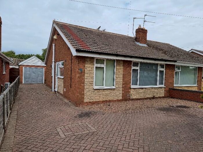 2 Bedroom Semi-Detached Bungalow To Rent In Birchwood Avenue, Lincoln, LN6