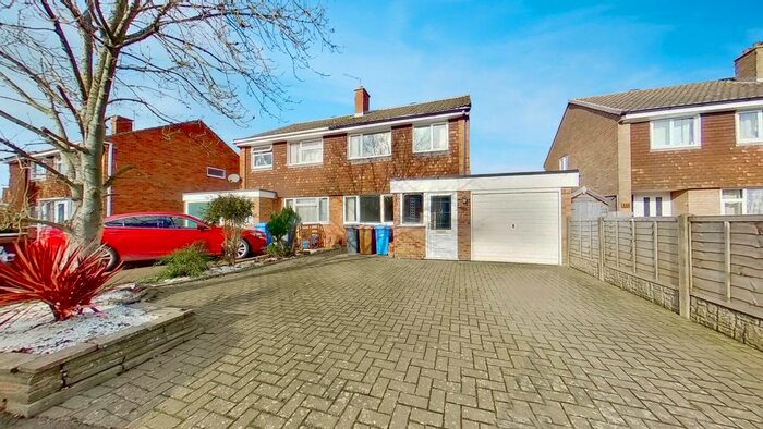 3 Bedroom Semi-Detached House To Rent In Southgate Close, Mickleover, Derby, Derbyshire DE3