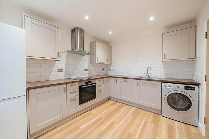 2 Bedroom Flat To Rent In Benson Rd, Croydon, CR0