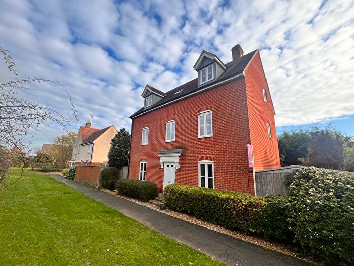 5 Bedroom Detached House To Rent In Small White Path, Aylesbury, HP19